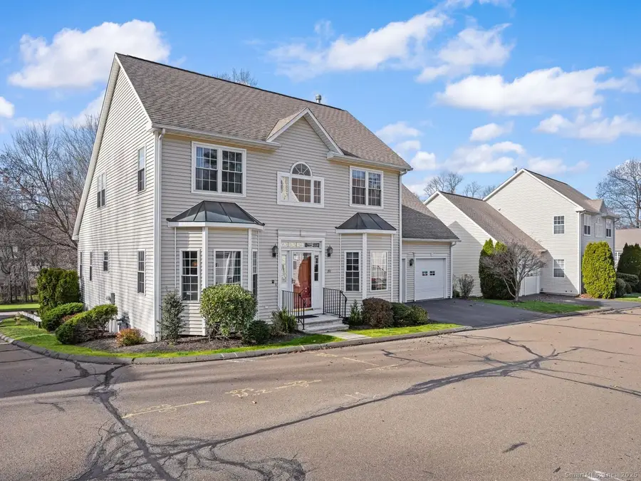 101 Royals Court, Trumbull, CT 06611 - Image #2