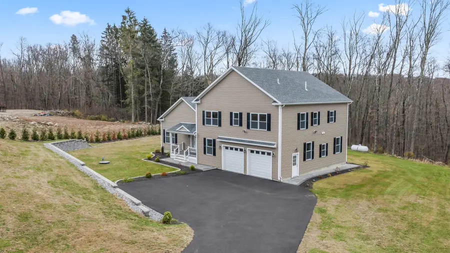 383 Leonard Road, Middlebury, CT 06762 - Image #2