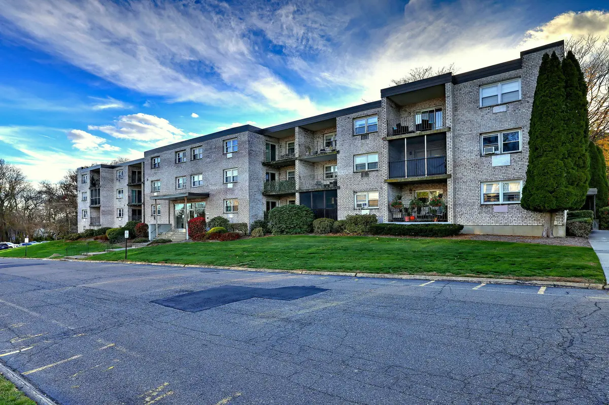 308 Meadowside Road #APT 202, Milford, CT 06460 - Image #1