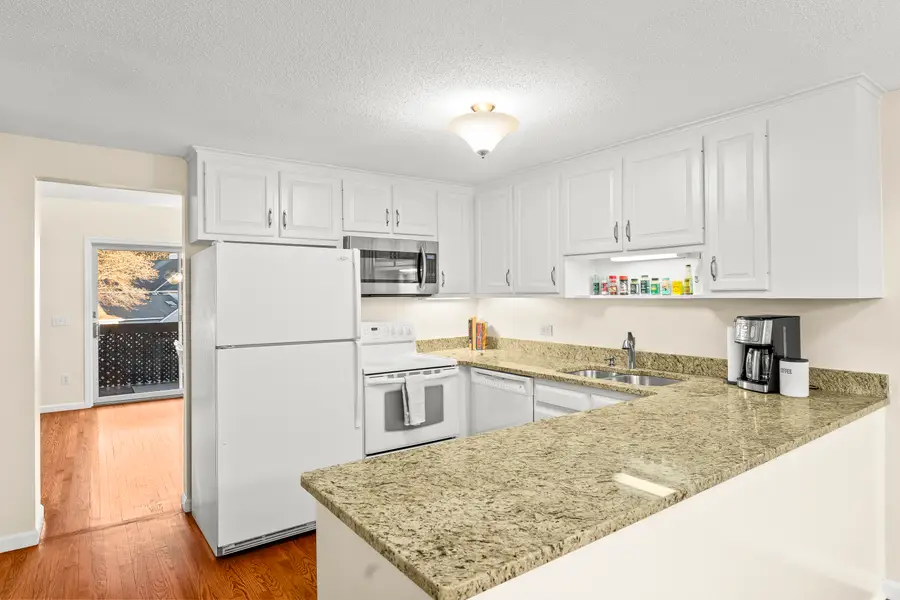 8 Chelsea Lane #8, Glastonbury, CT 06073 - Image #2