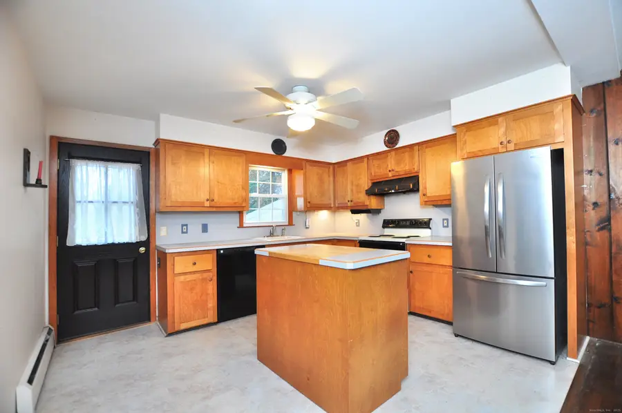 913 Jeremy Swamp Road, Southbury, CT 06488 - Image #2