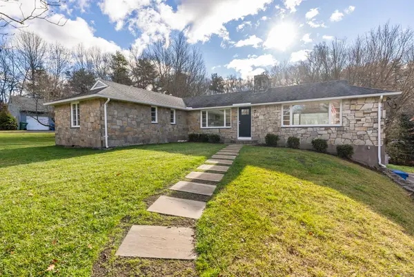 474 Neipsic Road, Glastonbury, CT 06033