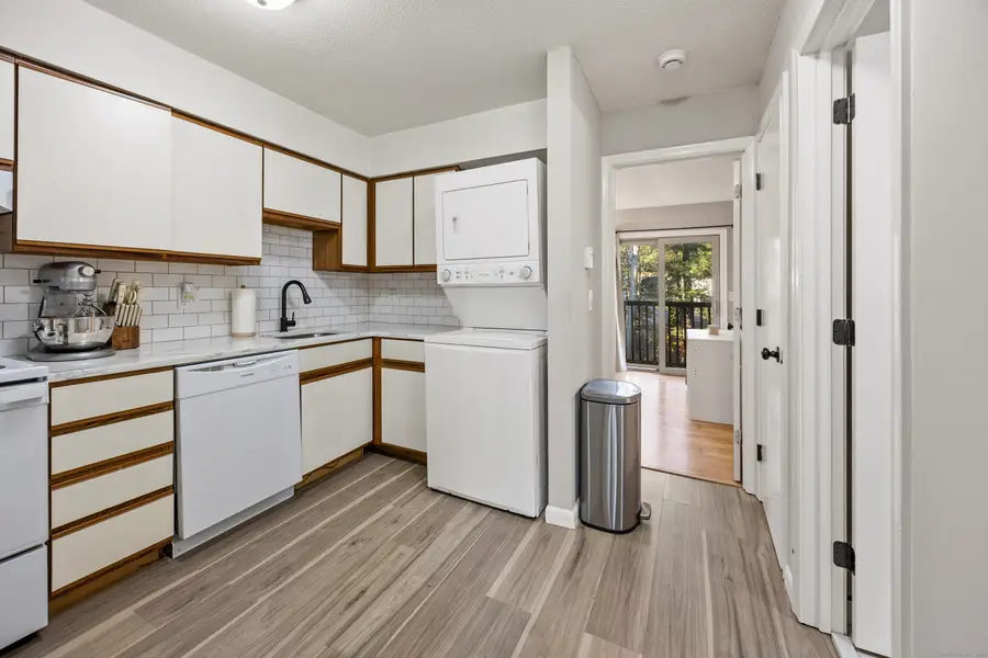 426 Emmett Street #APT N, Bristol, CT 06010 - Image #3