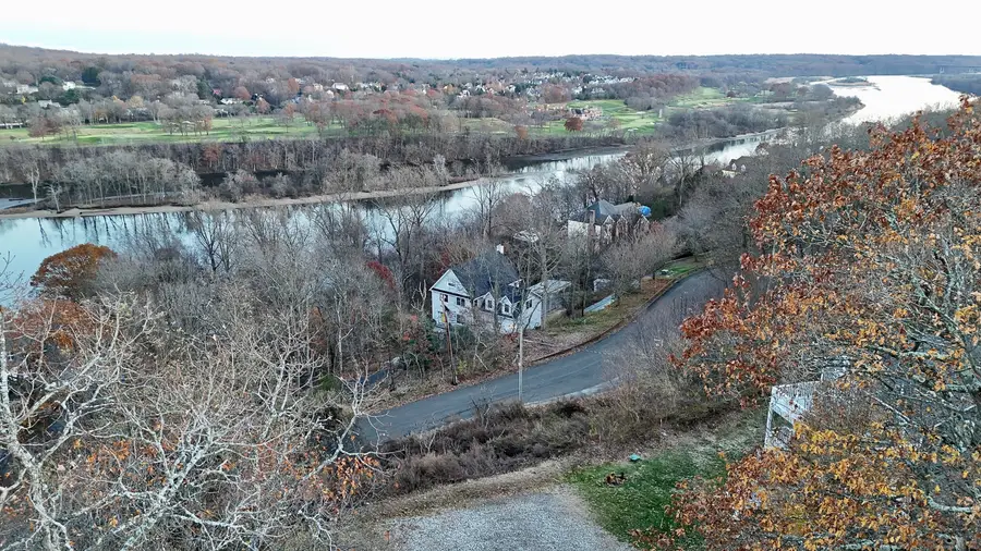 88 Rocky Rest Road, Shelton, CT 06484 - Image #2