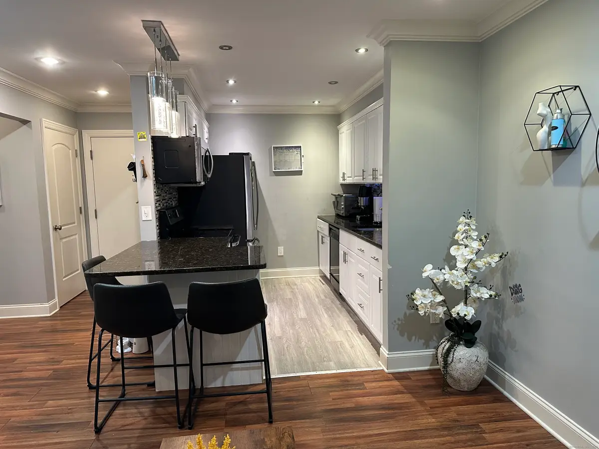 697 Cove Road #APT 1E, Stamford, CT 06902 - Image #1