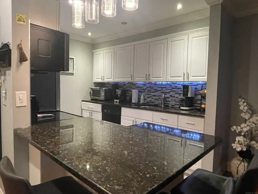 697 Cove Road #APT 1E, Stamford, CT 06902 - Image #3