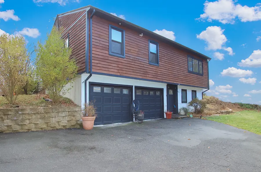 5 Deer Trail, Newtown, CT 06482 - Image #2