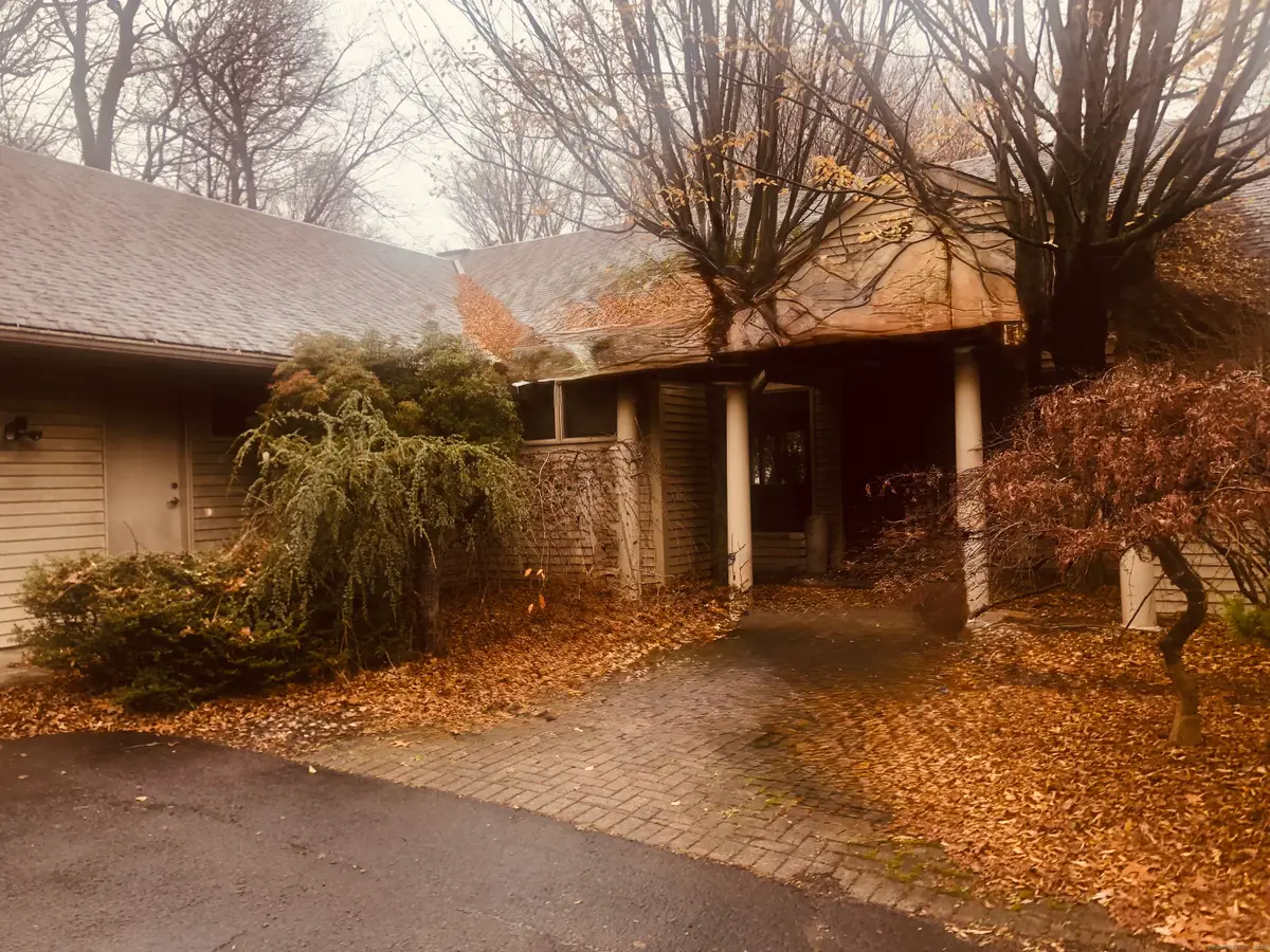 40 Ferncliff Drive, West Hartford, CT 06117 - Image #1