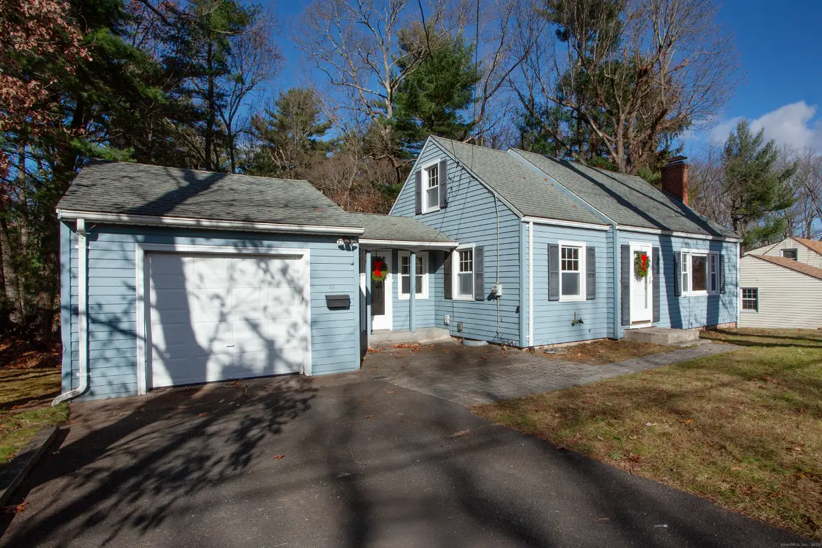25 Barry Lane, Simsbury, CT 06070 - Image #1
