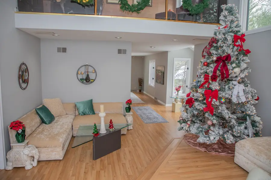 10 Ironwood Lane, West Hartford, CT 06117 - Image #2