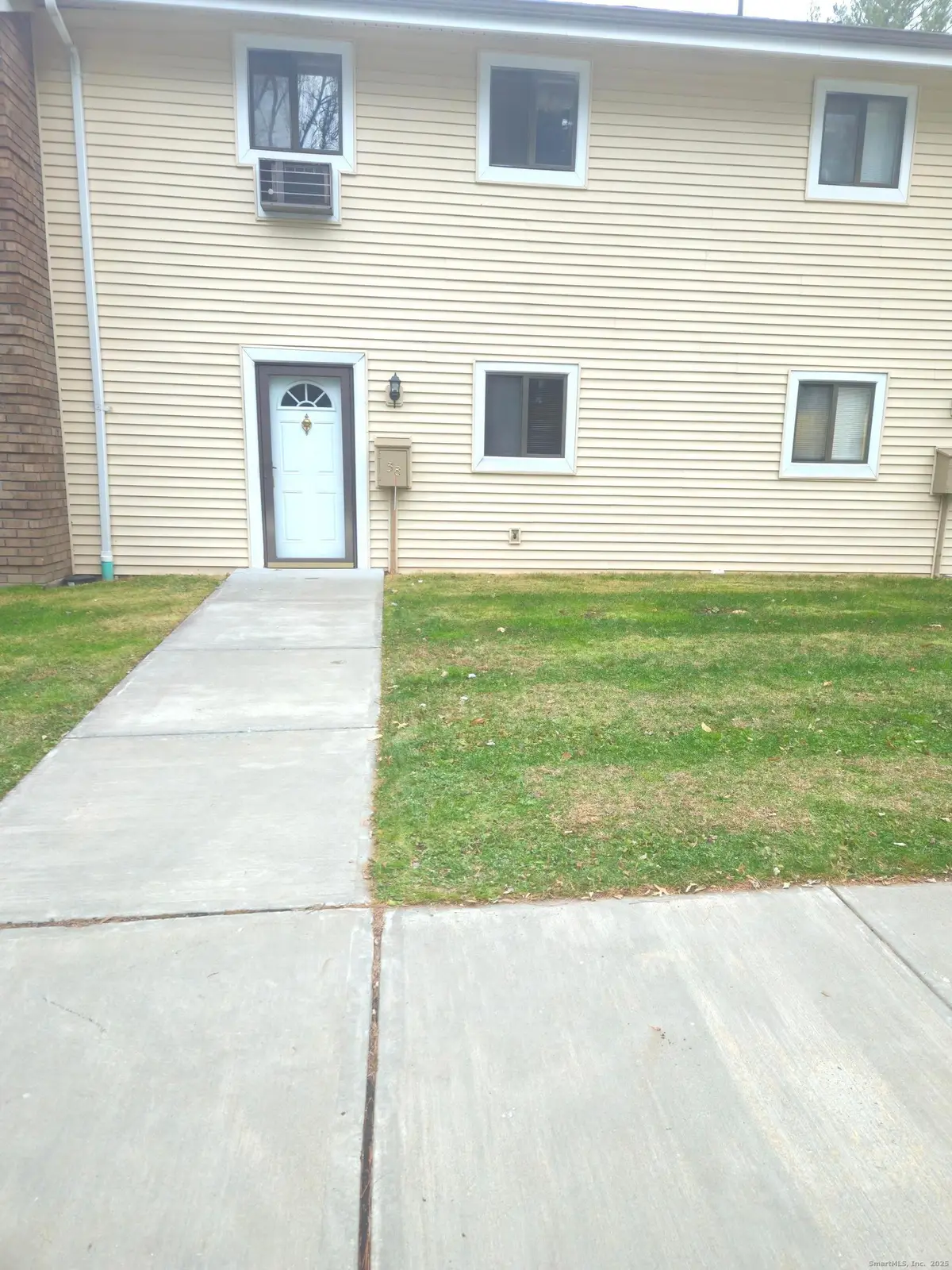 38 Sutton Place #38, Bloomfield, CT 06002 - Image #1