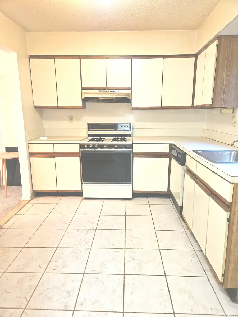 38 Sutton Place #38, Bloomfield, CT 06002 - Image #3