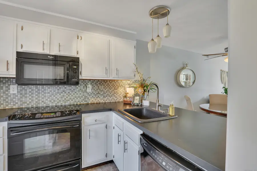 25 Pebble Court, Newington, CT 06111 - Image #2