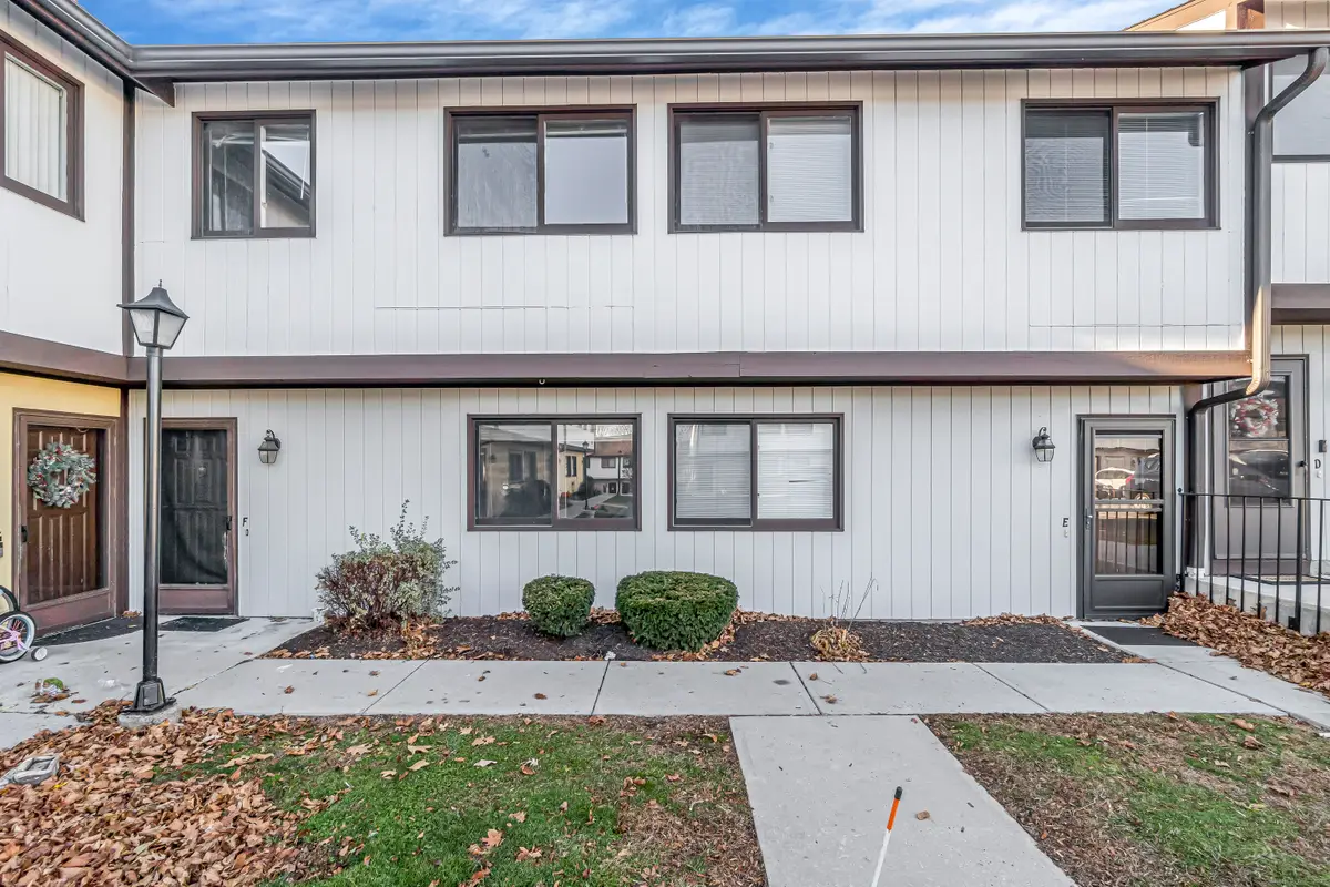 27 Crows Nest Lane #8F, Danbury, CT 06810 - Image #1