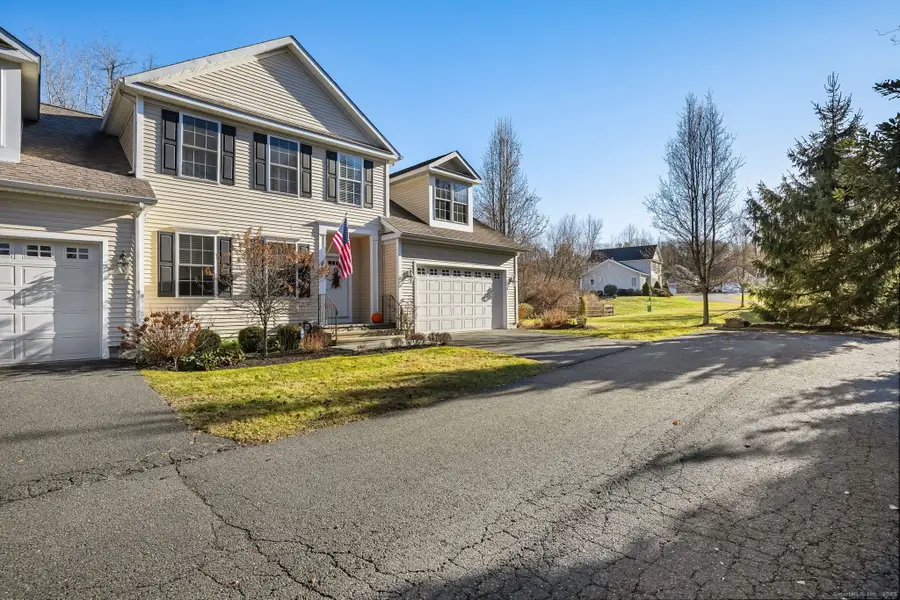 4 Bailey Boulevard #4, Bethel, CT 06801 - Image #2