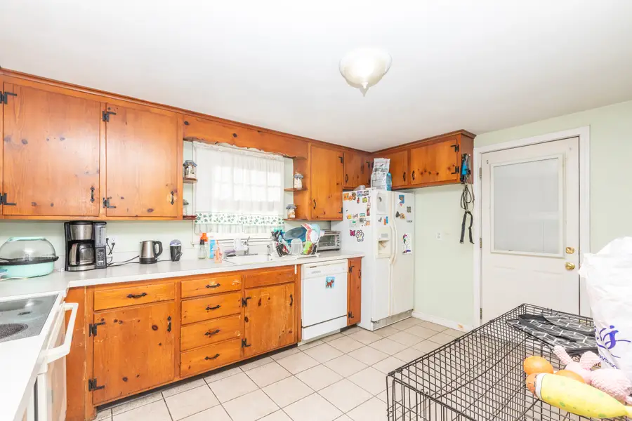 8 Hickory Hill Road, New Britain, CT 06052 - Image #3