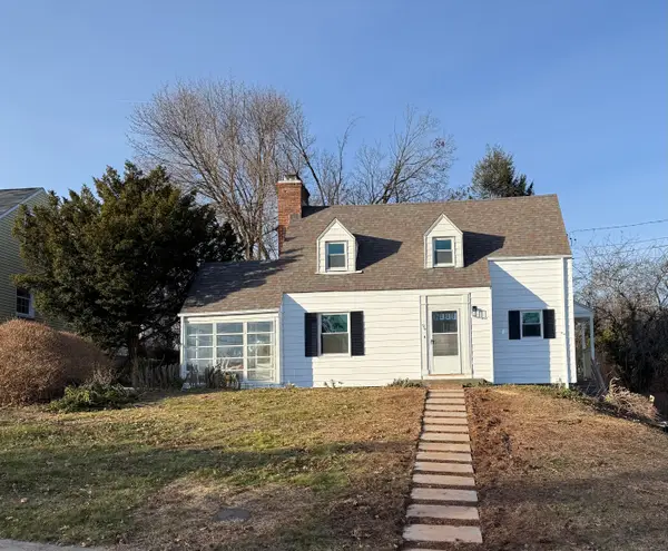 96 Bentwood Road, West Hartford, CT 06107