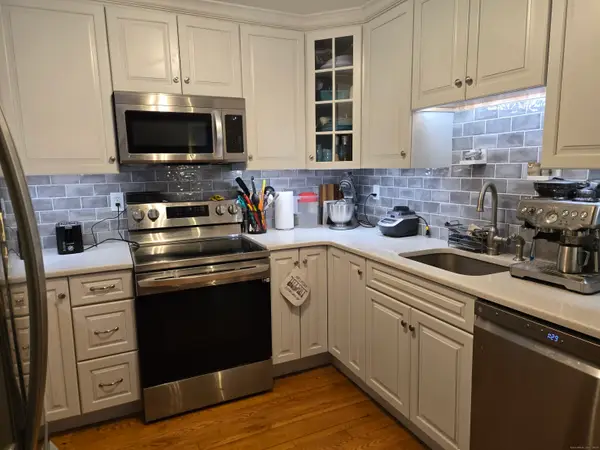 78 Landing Circle #78, Suffield, CT 06078