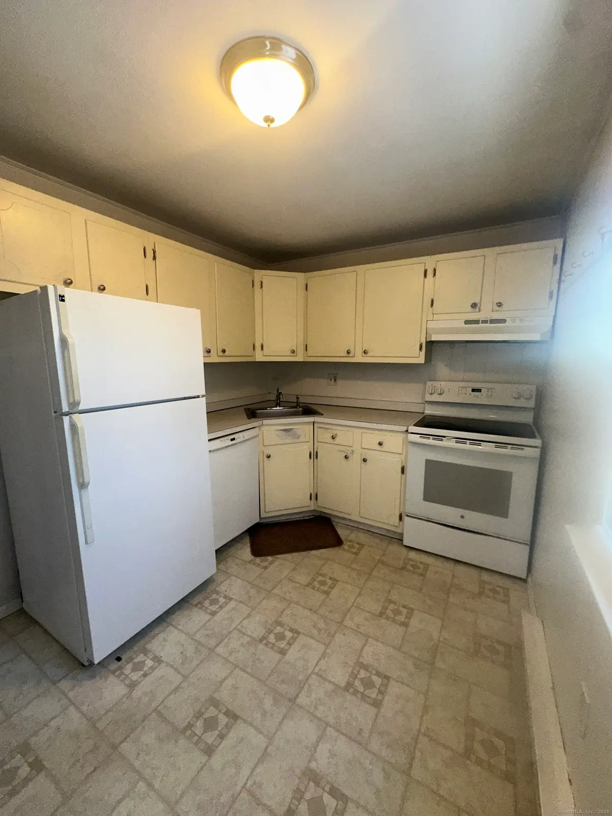 18 Canterbury Arms #18, New Milford, CT 06776 - Image #1