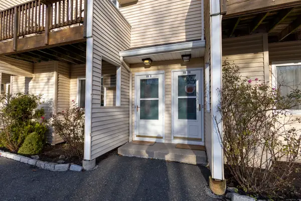 8 Rose Lane #APT 18-9, Danbury, CT 06811