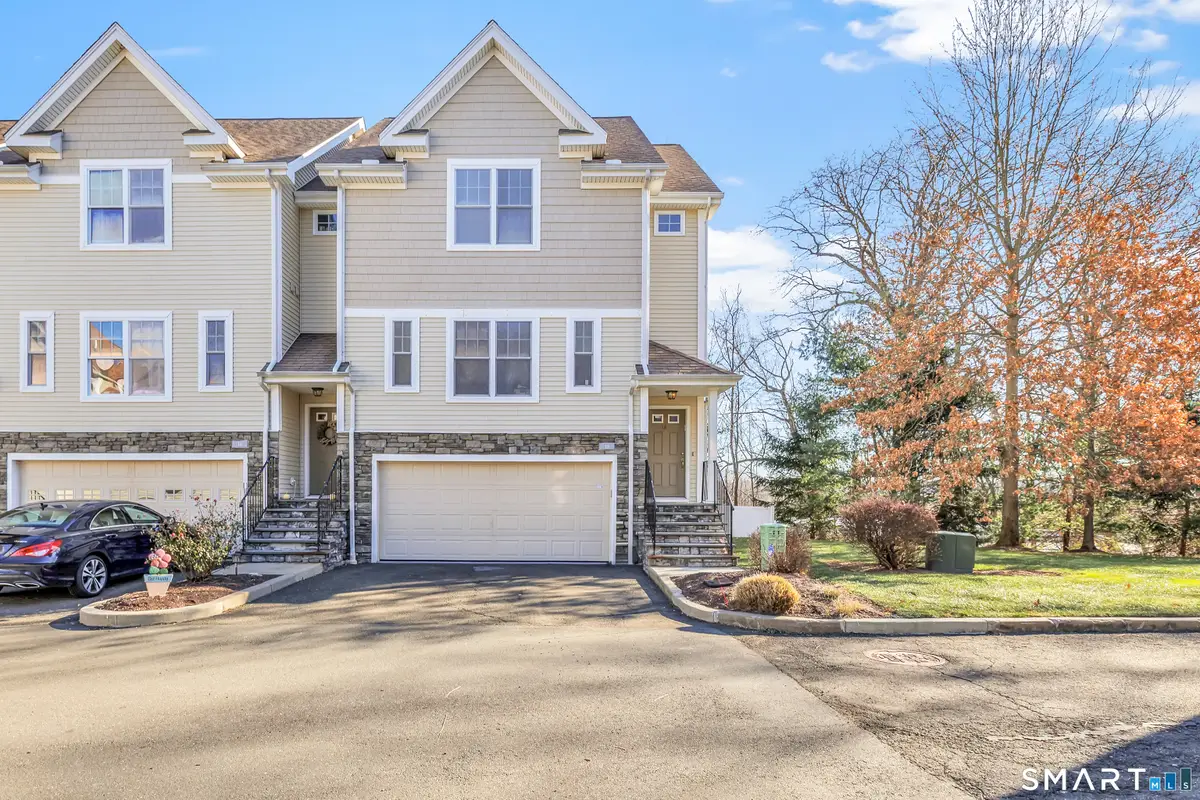 18 Ashwood Circle #18, Shelton, CT 06484 - Image #1