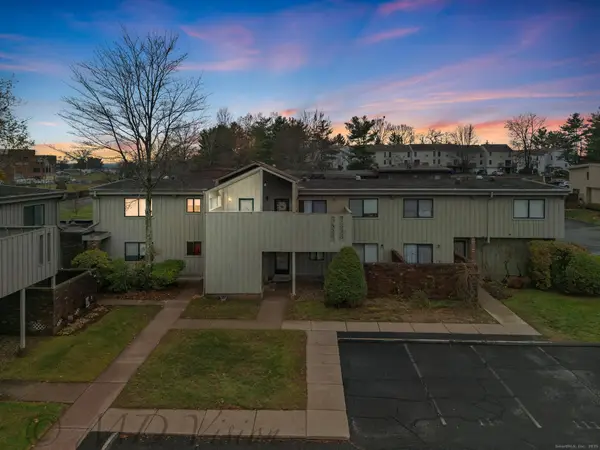 129 Webster Court #129, Newington, CT 06111