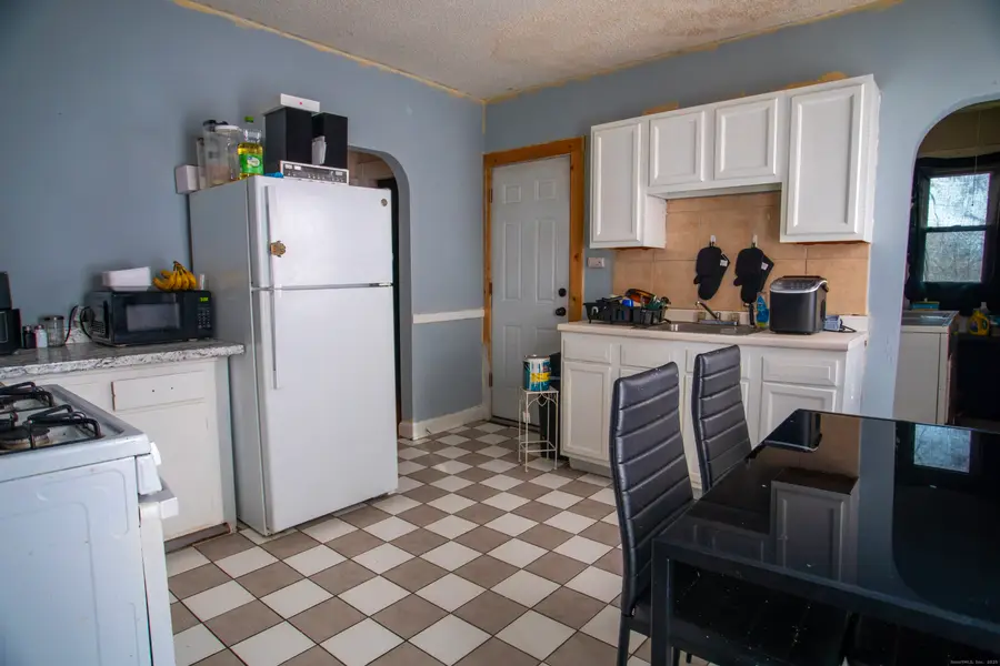 381 Congress Avenue, Waterbury, CT 06708 - Image #2