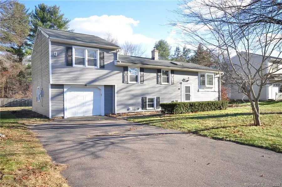 44 Simsbury Manor Drive, Weatogue, CT 06089 - Image #2