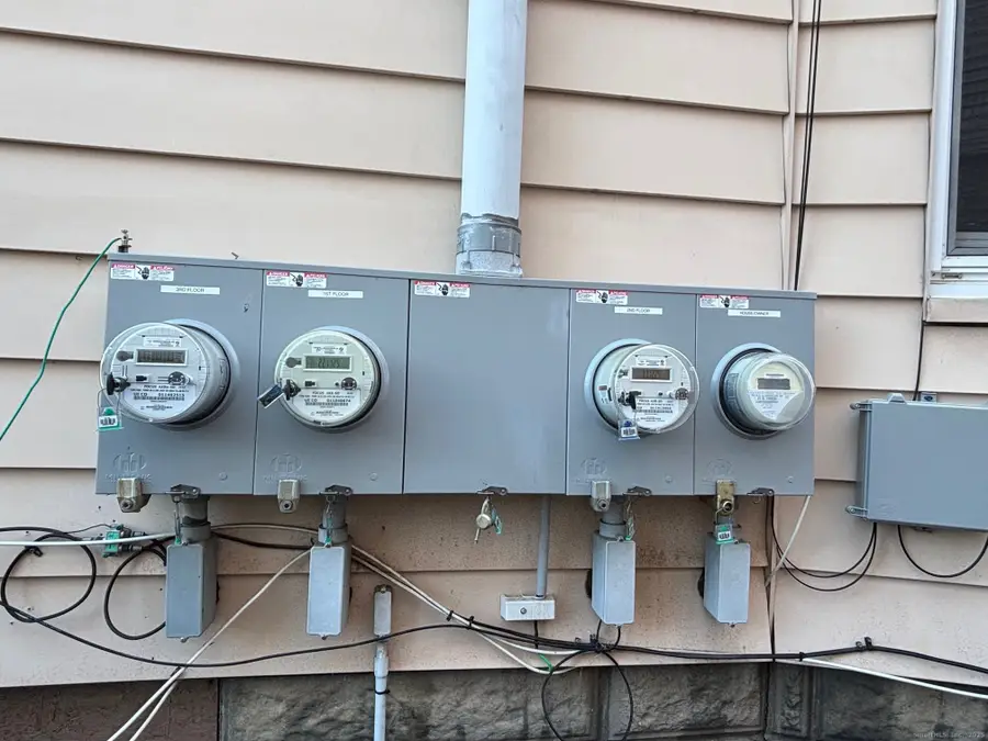 464 Wilmot Avenue, Bridgeport, CT 06607 - Image #3