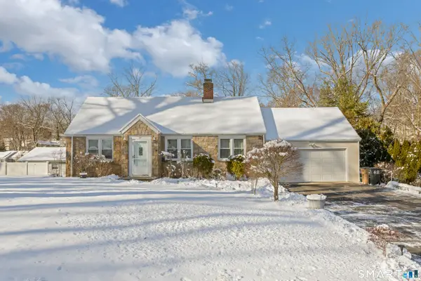 27 Glendale Circle, Stamford, CT 96906