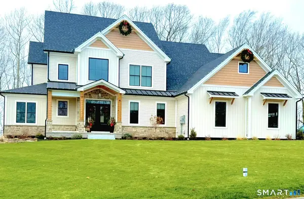 4 Pumpkin Grove, East Lyme, CT 06333