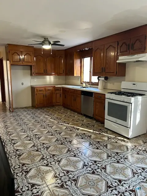 122 Cornfield Road, Milford, CT 06461 - Image #3