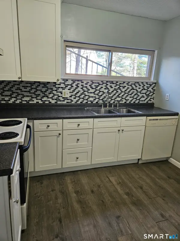 150 Sheraton Lane #150, Norwich, CT 06360