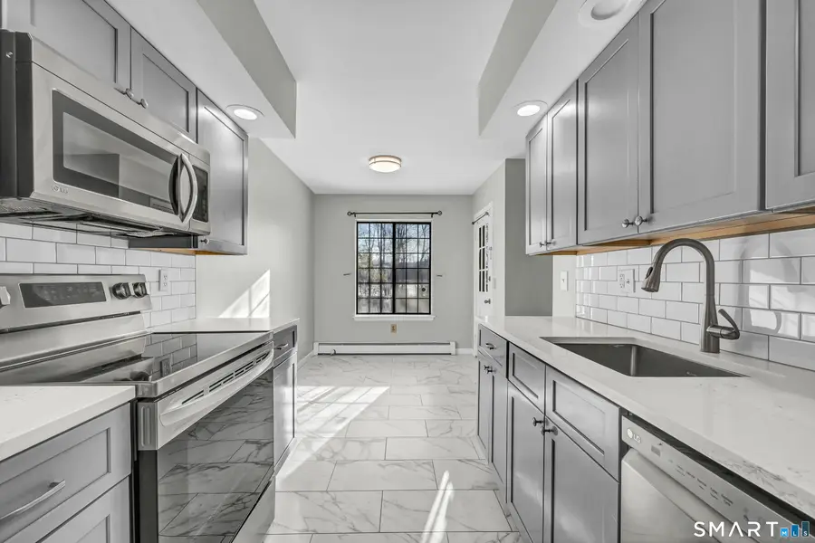 26 Essex Court #26, Brookfield, CT 06804 - Image #2