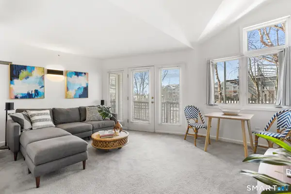 3250 Fairfield Avenue #APT 302, Bridgeport, CT 06605