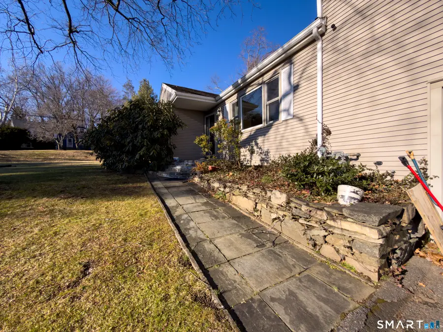 124 Wyndover Lane, Stamford, CT 06902 - Image #3