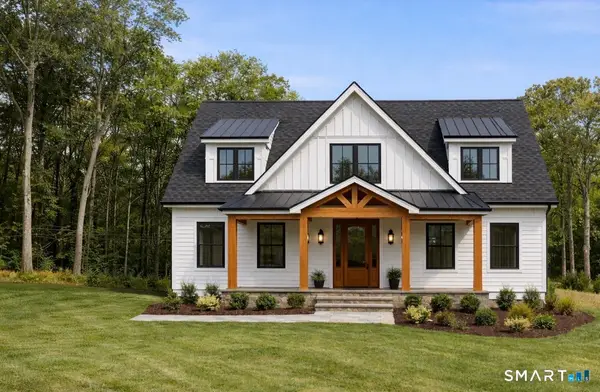 13 Meadow Street, New Hartford, CT 06057