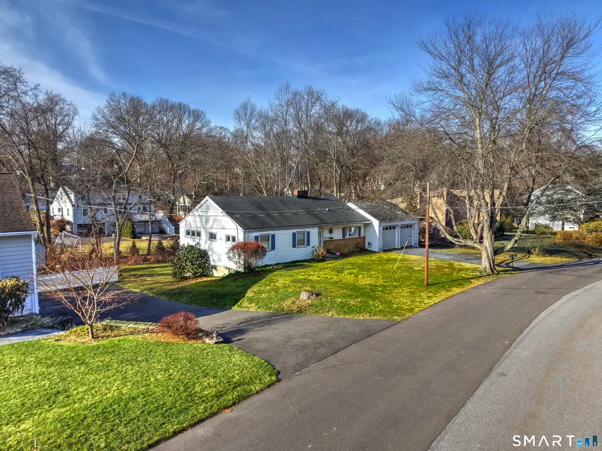101 Applegate Road, Fairfield, CT 06825 - Image #1