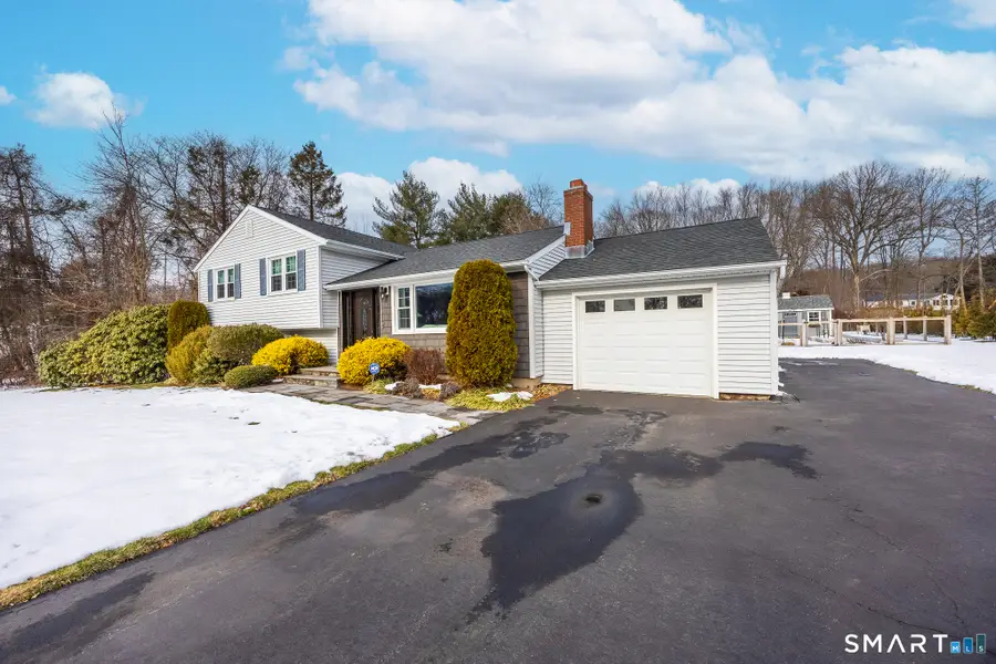 39 Randall Drive, North Haven, CT 06473 - Image #2