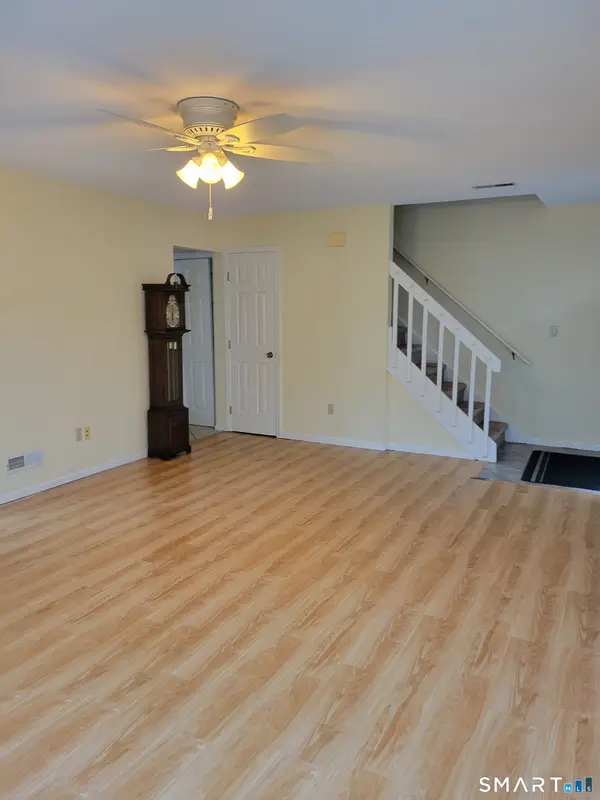 58 Country Walk #58, Shelton, CT 06484