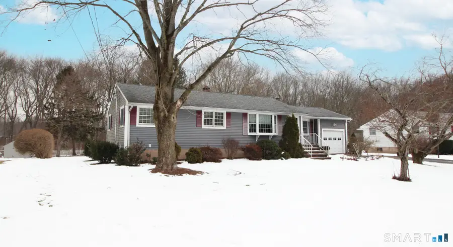 11 Angel Place, North Haven, CT 06473 - Image #2