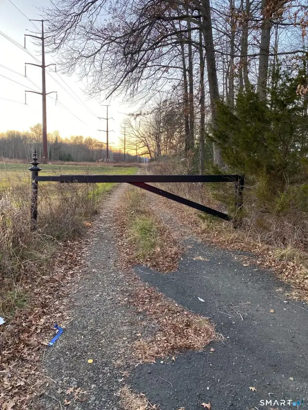 1211R Blue Hills Avenue, Bloomfield, CT 06002