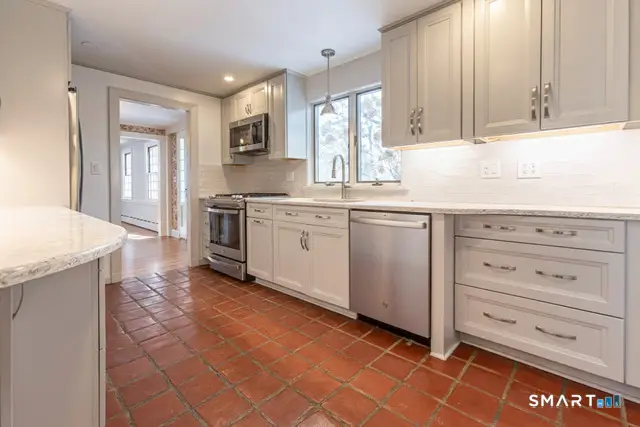 246 Steele Road, West Hartford, CT 06117 - Image #2