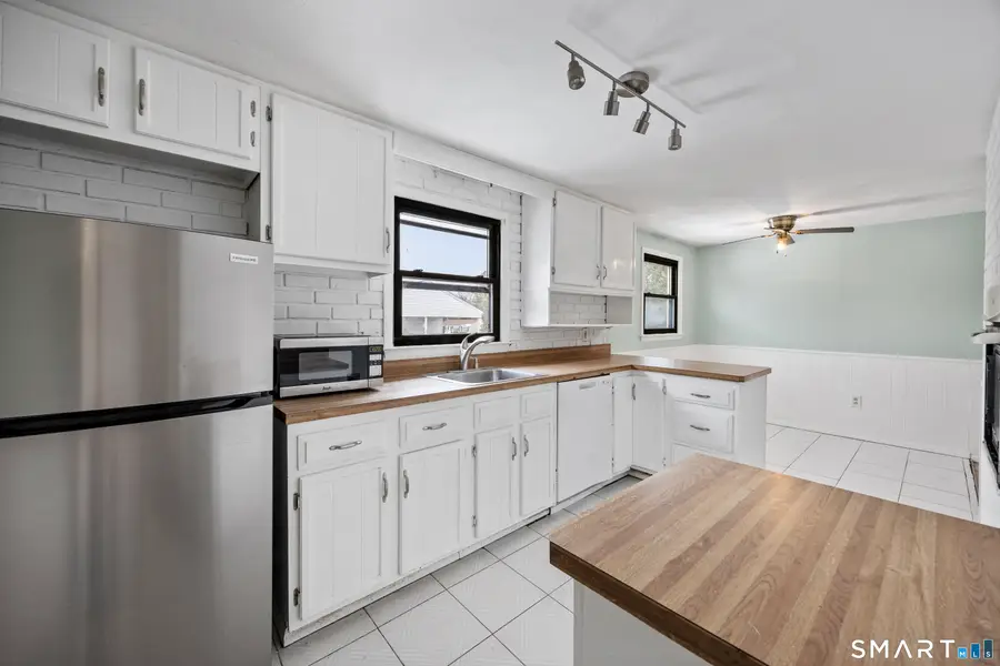 122 Algonquin Drive, Wallingford, CT 06492 - Image #3