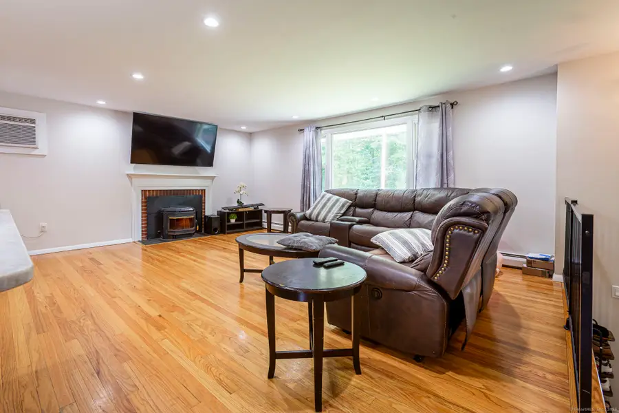 16 Hilltop Road, Windsor, CT 06095 - Image #3