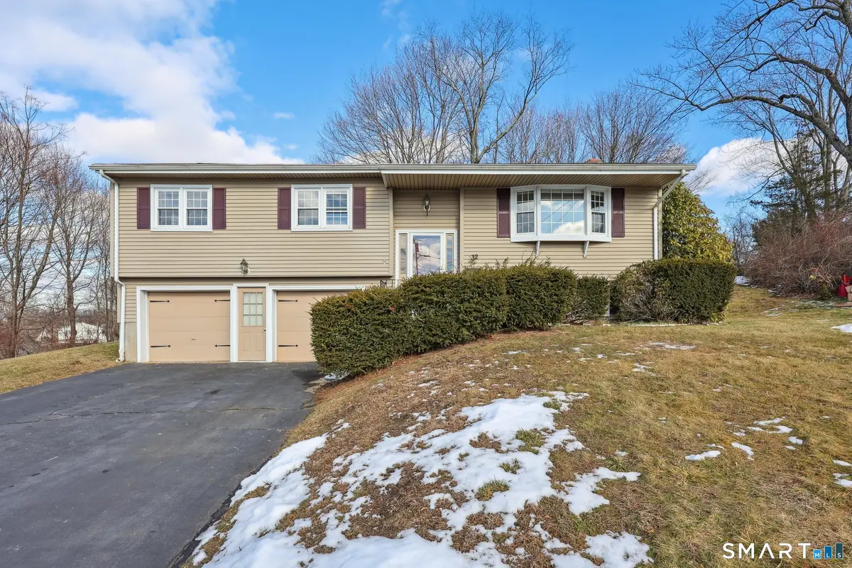 32 Lexington Circle, Newington, CT 06111 - Image #1