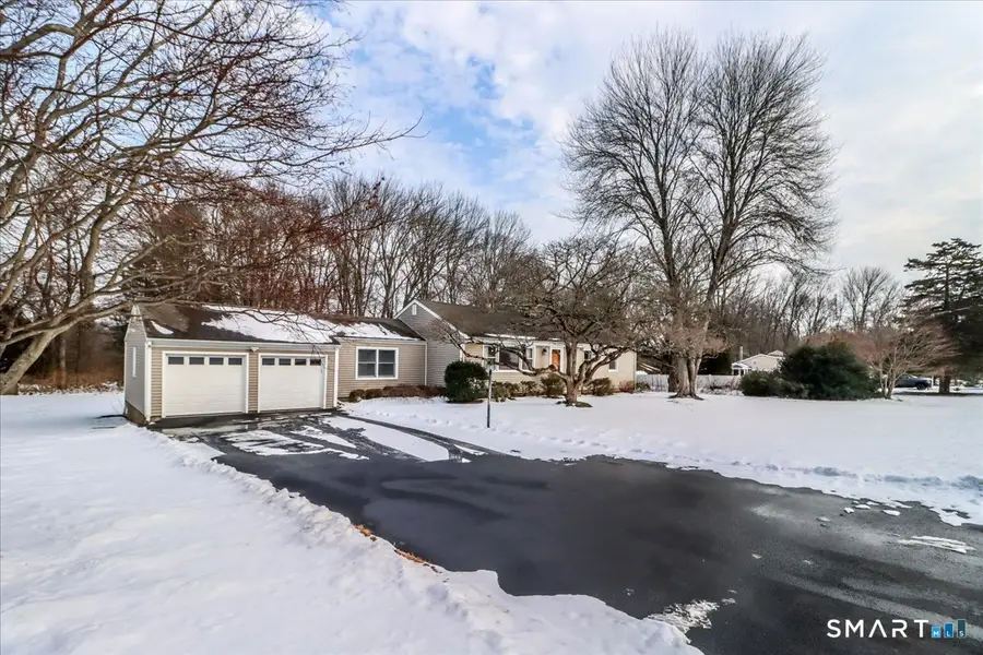 43 Woodmere Drive, Trumbull, CT 06611 - Image #3