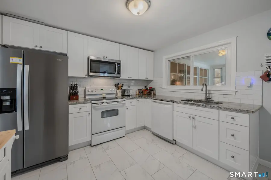 2 North Cobblers Court, East Lyme, CT 06357 - Image #3