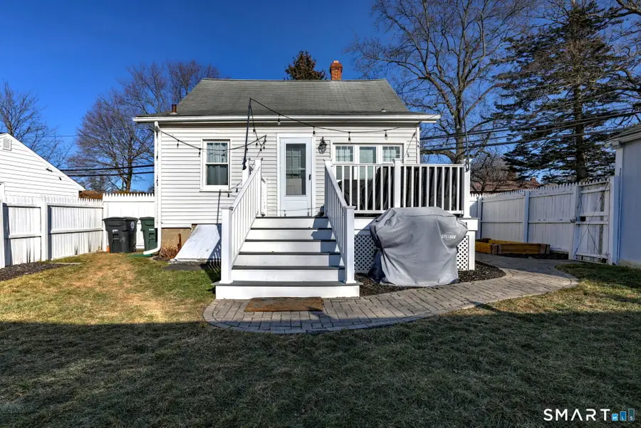 299 Meadows End Road, Milford, CT 06460 - Image #3