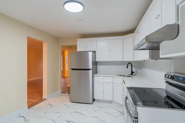 208 Castlewood Drive #208, Bloomfield, CT 06002